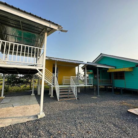 Homestay Denai Harummanis S4 Simpang Empat  Экстерьер фото
